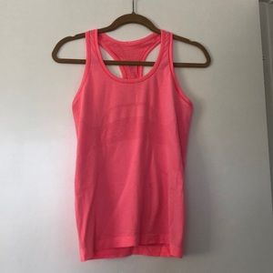 Swiftly tech lululemon top
